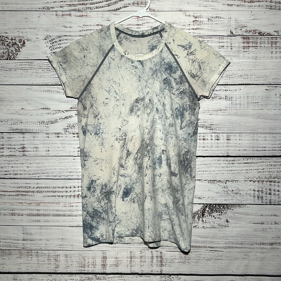 Lululemon Swiftly Tech Short Sleeve 2.0 MultiDye
Multi Dye White Grey Black 8 - Picture 7 of 17